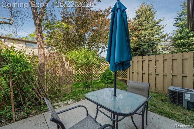 32105 W 12 Mile Road, Farmington, MI 48334