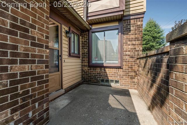 32105 W 12 Mile Road, Farmington, MI 48334