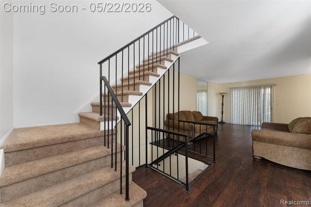 32105 W 12 Mile Road, Farmington, MI 48334