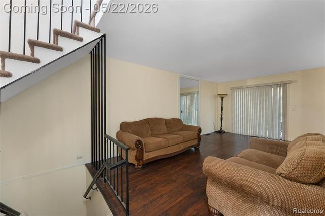 32105 W 12 Mile Road, Farmington, MI 48334