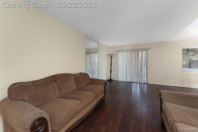 32105 W 12 Mile Road, Farmington, MI 48334