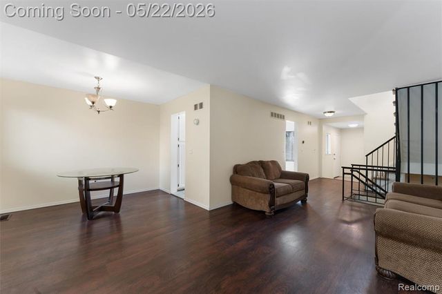 32105 W 12 Mile Road, Farmington, MI 48334