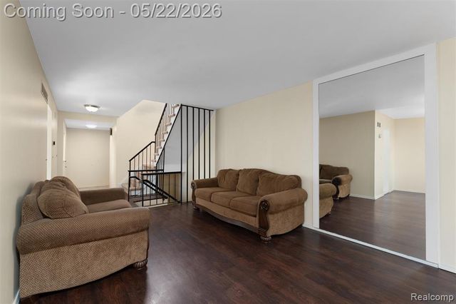 32105 W 12 Mile Road, Farmington, MI 48334