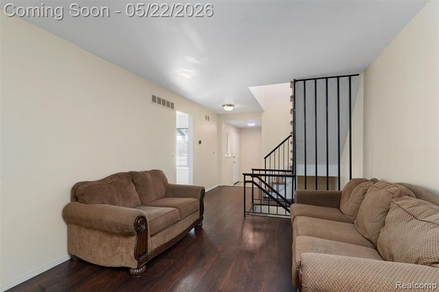32105 W 12 Mile Road, Farmington, MI 48334