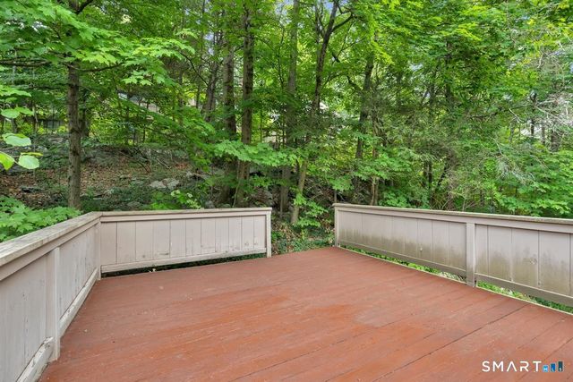 94 Mohawk Trail 94, Guilford, CT 06437