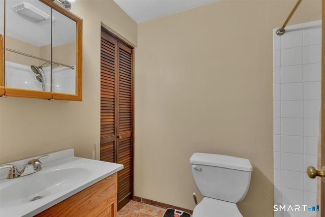 94 Mohawk Trail 94, Guilford, CT 06437