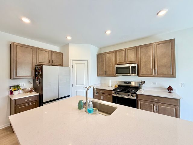 331 Red Oak Circle 304, Volo, IL 60020