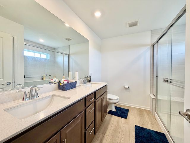 331 Red Oak Circle 304, Volo, IL 60020
