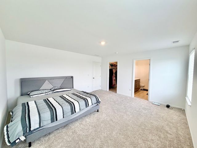 331 Red Oak Circle 304, Volo, IL 60020