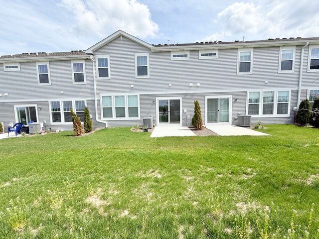 331 Red Oak Circle 304, Volo, IL 60020