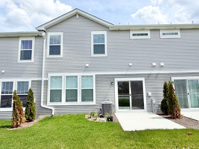 331 Red Oak Circle 304, Volo, IL 60020