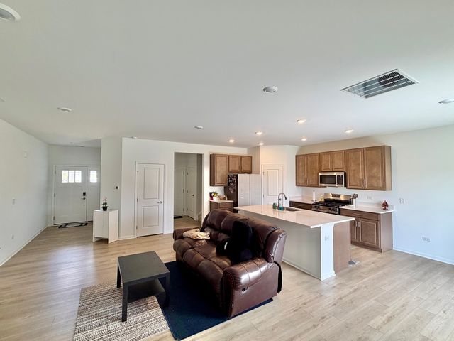 331 Red Oak Circle 304, Volo, IL 60020