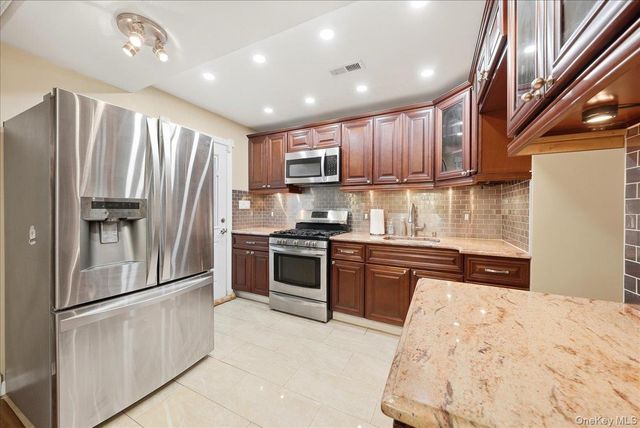 2927 Grand Avenue 16, Baldwin, NY 11510