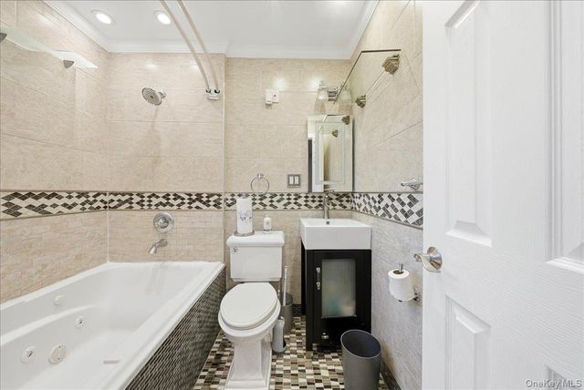 2927 Grand Avenue 16, Baldwin, NY 11510