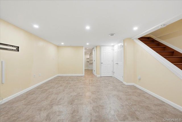 2927 Grand Avenue 16, Baldwin, NY 11510
