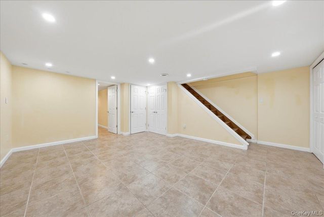 2927 Grand Avenue 16, Baldwin, NY 11510