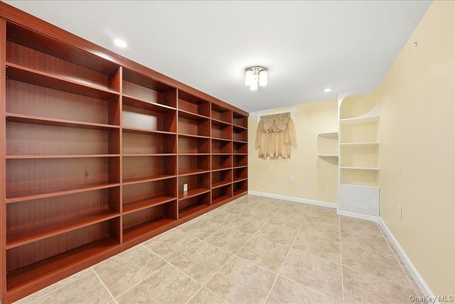 2927 Grand Avenue 16, Baldwin, NY 11510