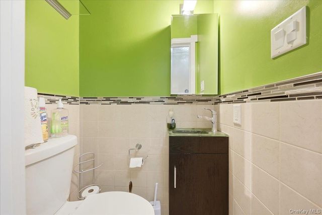 2927 Grand Avenue 16, Baldwin, NY 11510