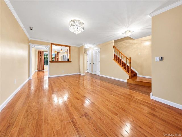 2927 Grand Avenue 16, Baldwin, NY 11510