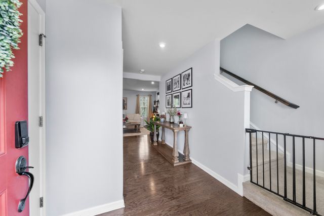 3410 Woodcrest Ct, Columbia, TN 38401