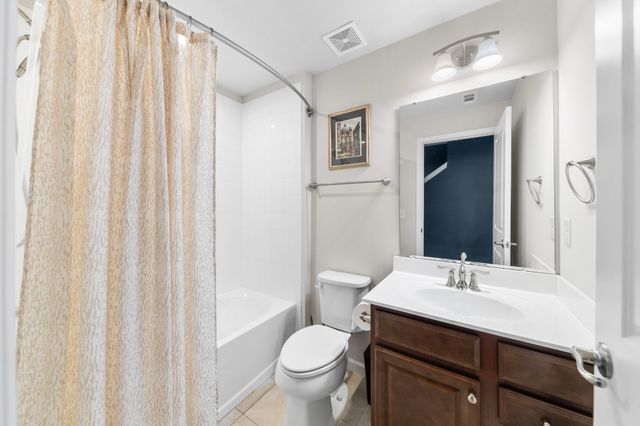 3410 Woodcrest Ct, Columbia, TN 38401