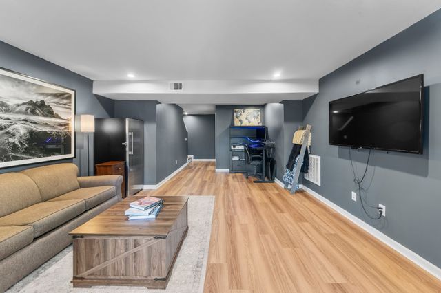 3410 Woodcrest Ct, Columbia, TN 38401