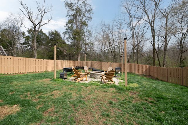 3410 Woodcrest Ct, Columbia, TN 38401