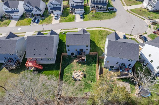 3410 Woodcrest Ct, Columbia, TN 38401