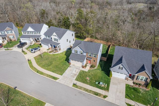 3410 Woodcrest Ct, Columbia, TN 38401