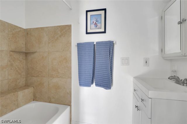 2772 Riverview DR, Naples, FL 34112