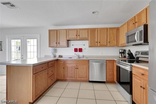 2772 Riverview DR, Naples, FL 34112