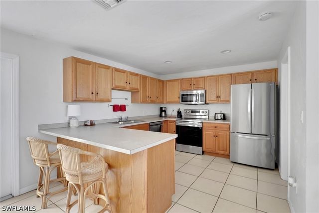 2772 Riverview DR, Naples, FL 34112