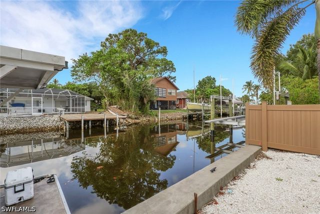 2772 Riverview DR, Naples, FL 34112