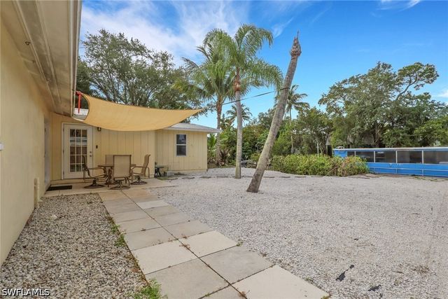 2772 Riverview DR, Naples, FL 34112