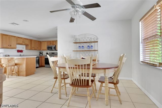 2772 Riverview DR, Naples, FL 34112
