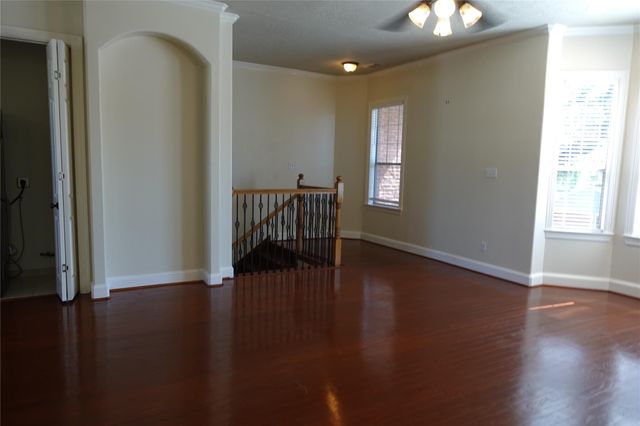 1006 E Temple Street, Houston, TX 77009