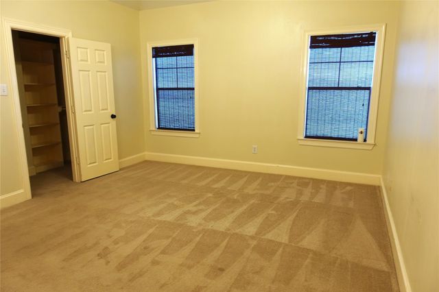1006 E Temple Street, Houston, TX 77009