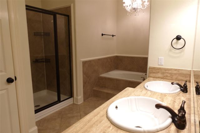 1006 E Temple Street, Houston, TX 77009
