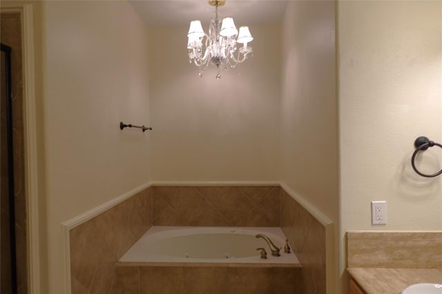 1006 E Temple Street, Houston, TX 77009