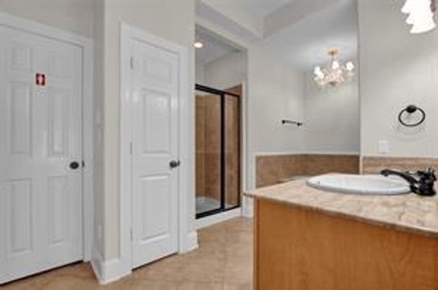 1006 E Temple Street, Houston, TX 77009
