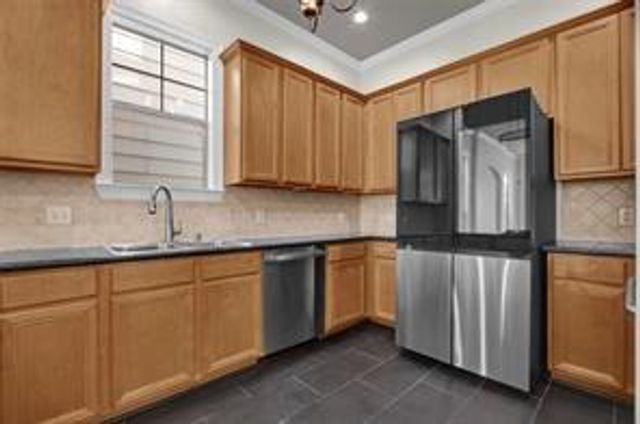 1006 E Temple Street, Houston, TX 77009