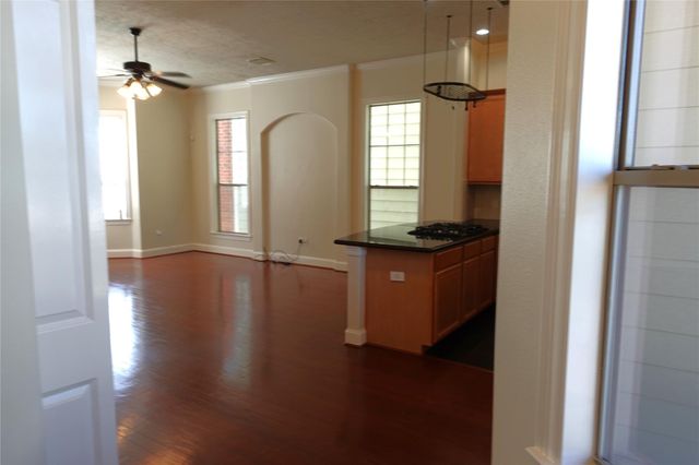 1006 E Temple Street, Houston, TX 77009