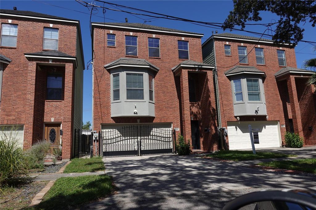 1006 E Temple Street, Houston, TX 77009