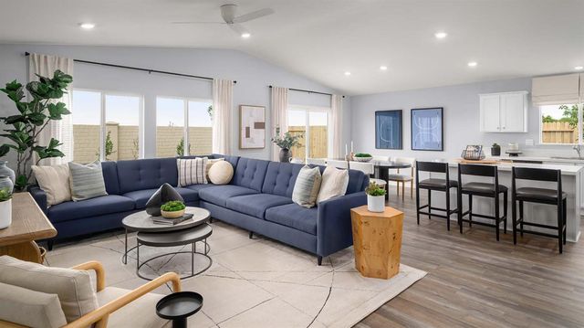 1807 Mariposa Dr, Los Banos, CA 93635