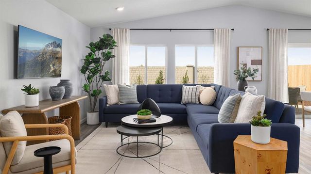 1807 Mariposa Dr, Los Banos, CA 93635