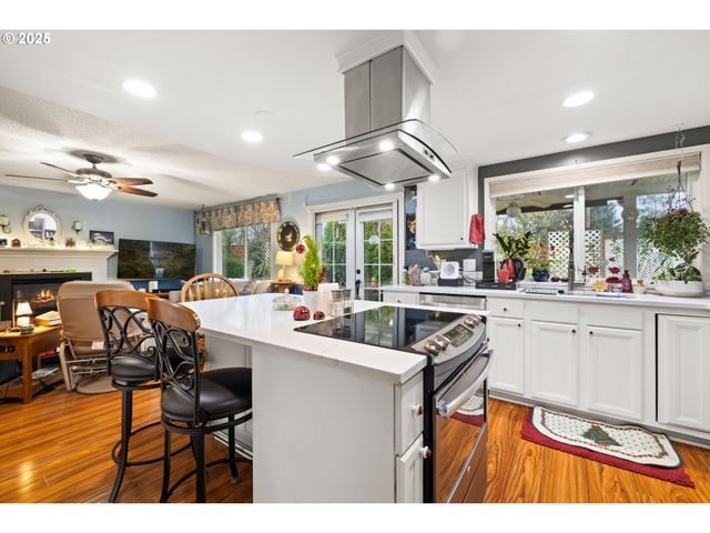 1811 Ne 149TH Ave, Portland, OR 97230