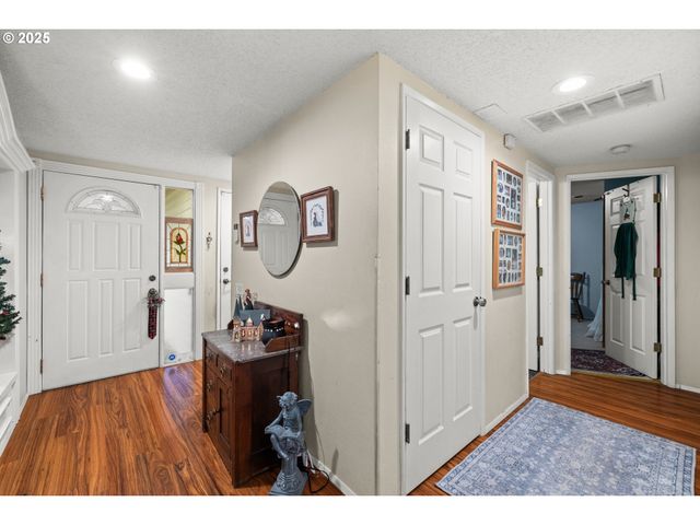 1811 Ne 149TH Ave, Portland, OR 97230