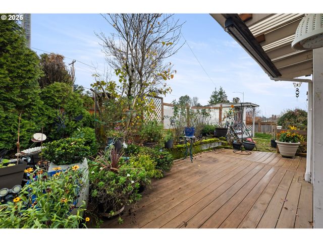 1811 Ne 149TH Ave, Portland, OR 97230