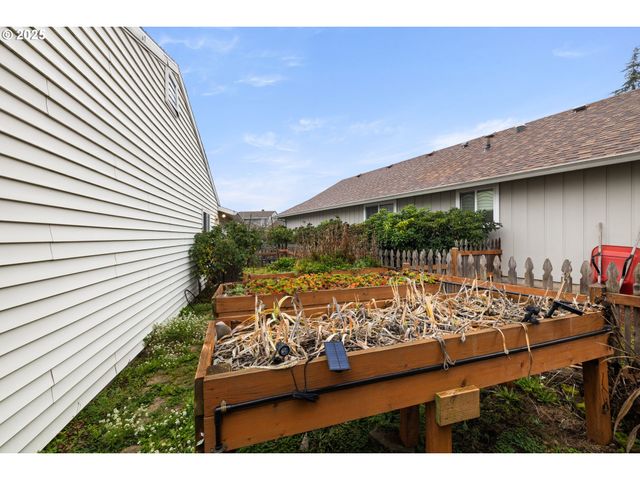 1811 Ne 149TH Ave, Portland, OR 97230