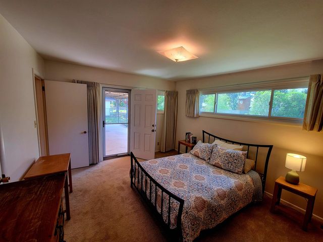 1704 E 37th Ave, Spokane, WA 99203